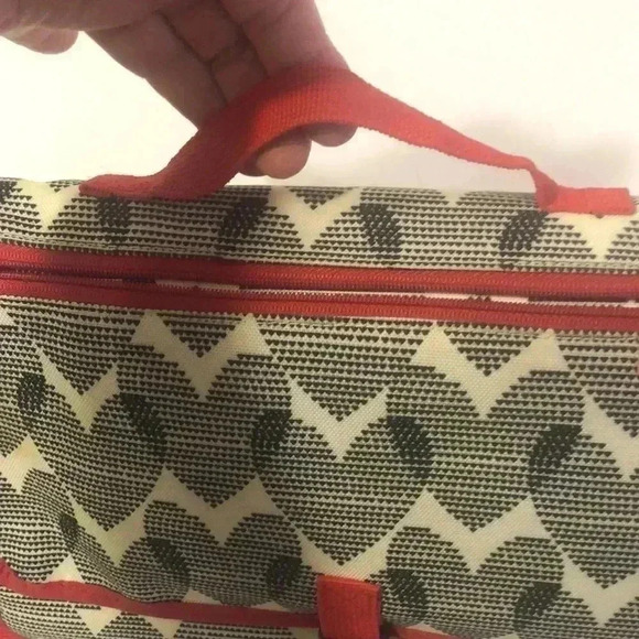 Skip Hop changing station bag. - Picture 4 of 12